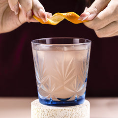 Primary-color Glass With A Classic Pattern